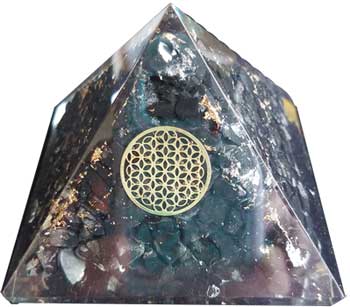 70mm Orgone Shungite & Flower pyramid Image