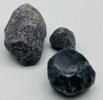 1 lb Apache Tears untumbled stones Image