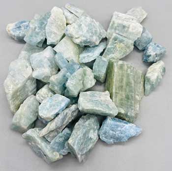 1 lb Aquamarine, Blue untumbled stones Image