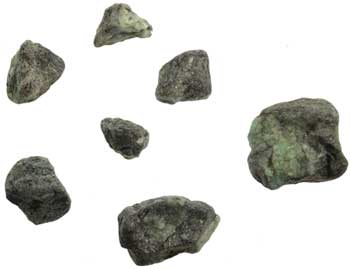 1 lb Emerald untumbled stones Image